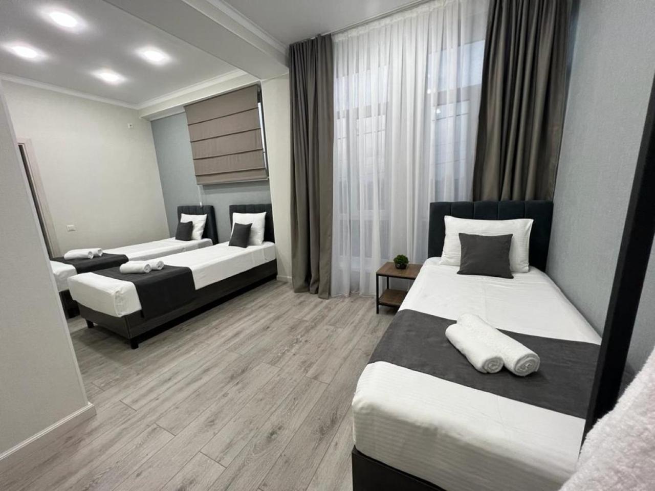 Urban Hotel Bishkek Exteriör bild